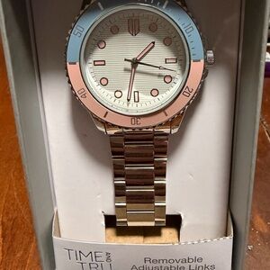 Chic Two-Tone Watch with Blue and Pink Accents